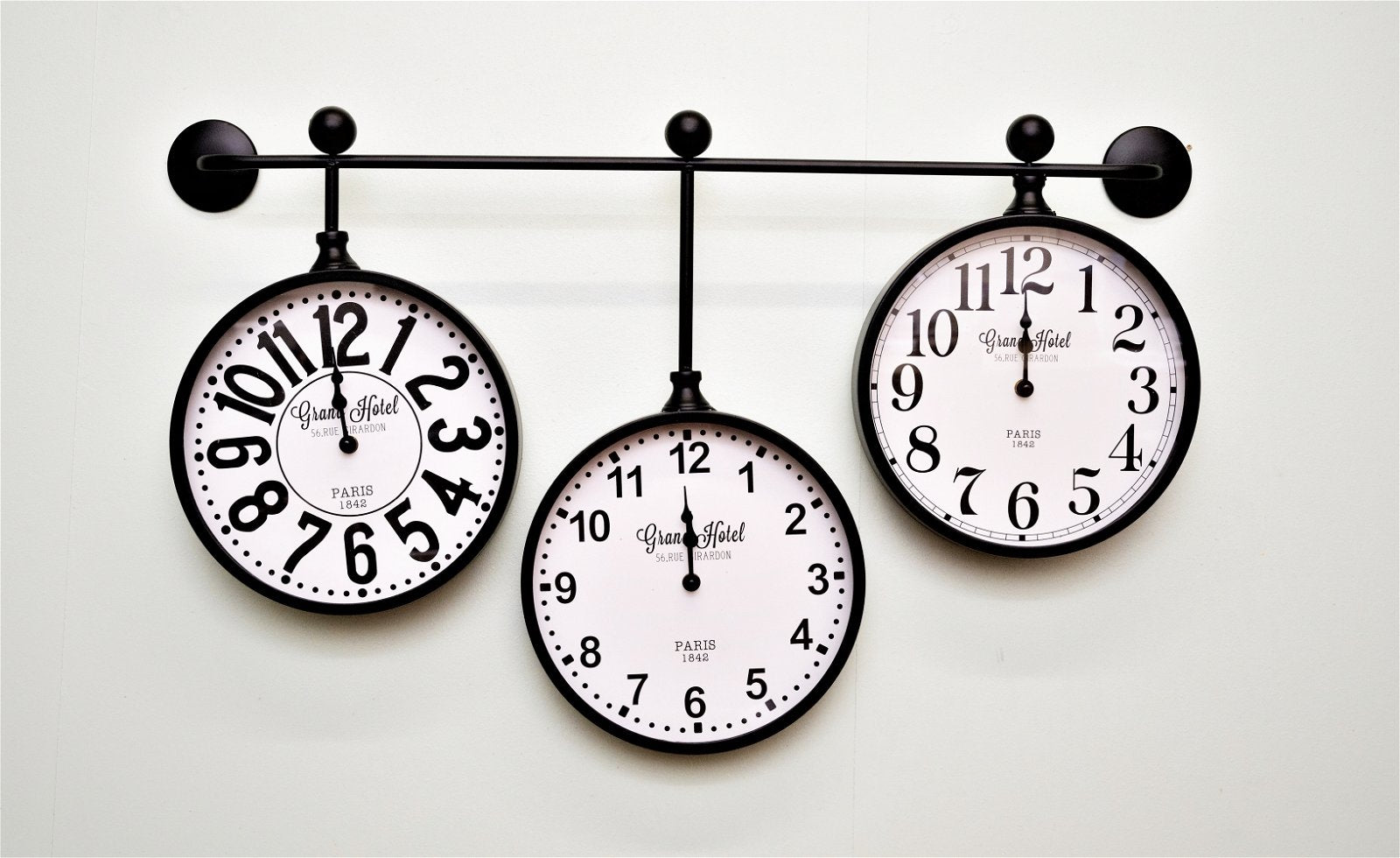 Metal Wall Clocks, Set of 3 Hanging-1