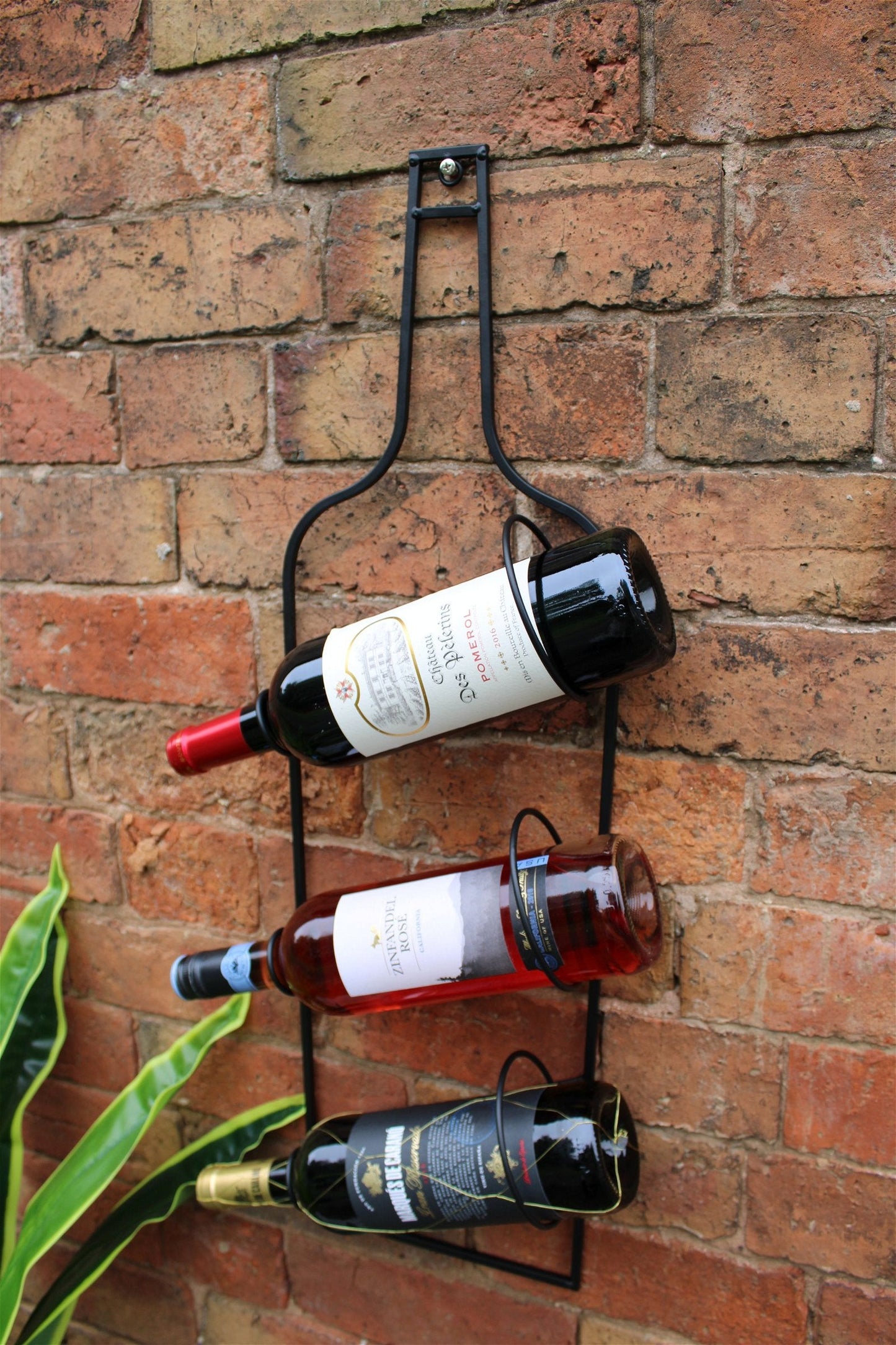 Wall Mounted Black Metal Wine Bottle Holder-1