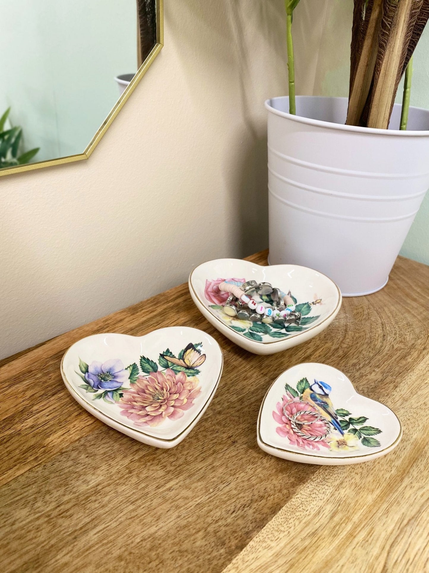 Set Of Three Heart Trinkets Dishes with Gold Edging-4