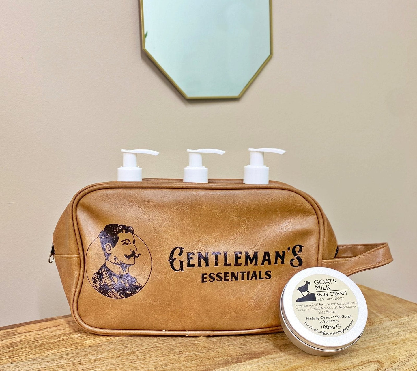 Gentlemans Toiletry Bag with Carrying Loop-4