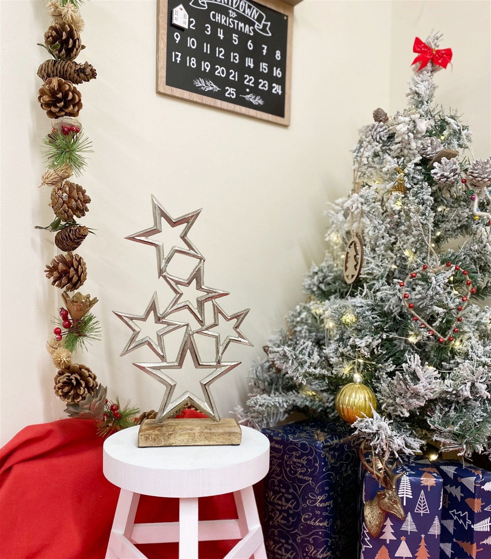 Silver Metal Stars On Wood Plinth-2